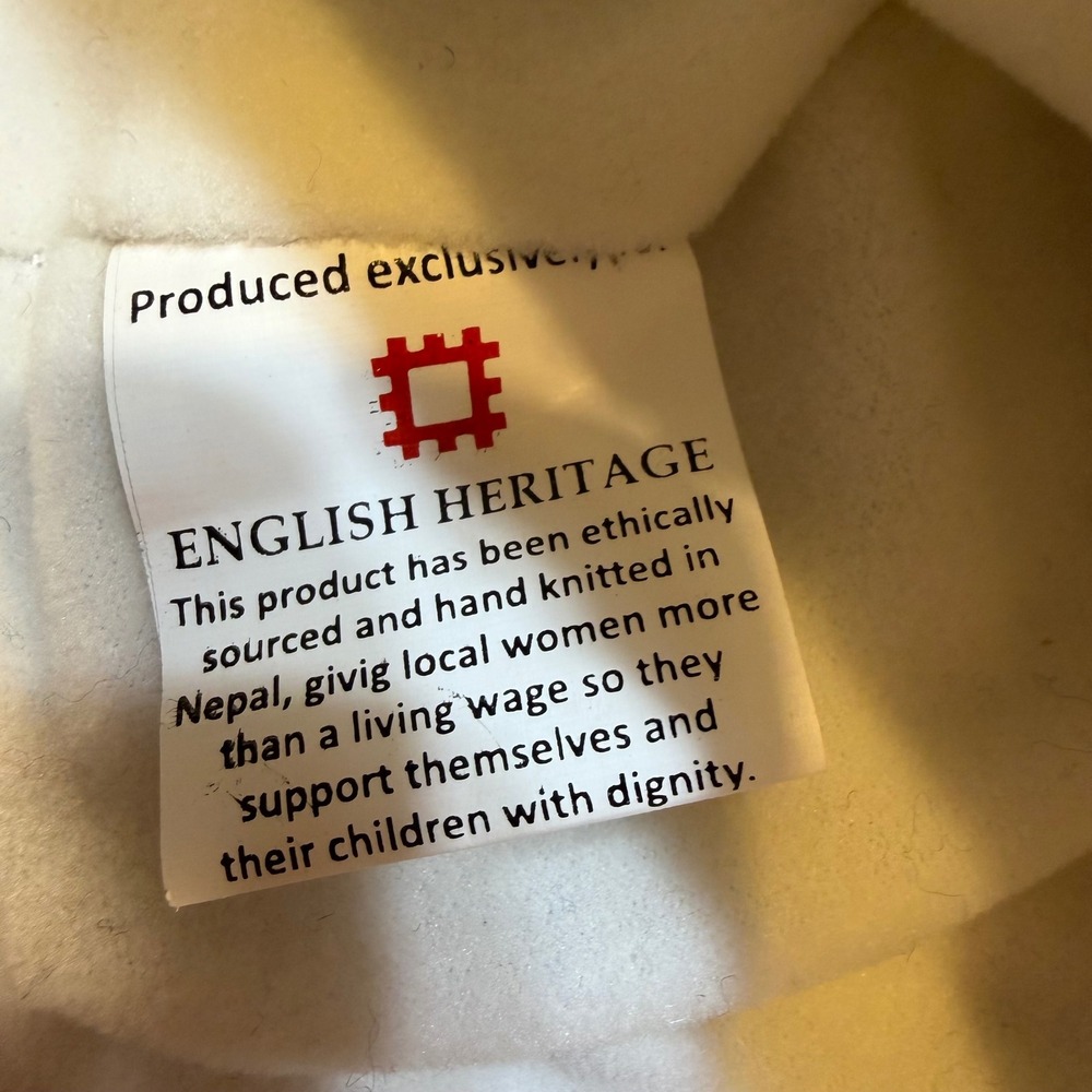 English Heritage Adult Alpaca Sheep Lamb Hand Knitted Wool Beanie Hat Lined NWT - Picture 4 of 12